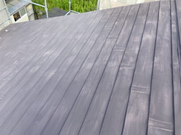 甲斐市のA様邸でガルバリウム鋼板屋根塗装！